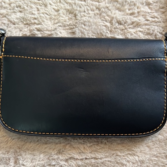 Coach 1941 souvenir wristlet/crossbody 3 charms included on bag GUC RARE 🚨 - Picture 10 of 16